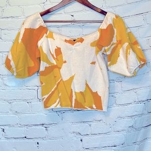 Runway 7 Gold Orange Flower Puffed Short Sleeve Sweater Top Size Medium